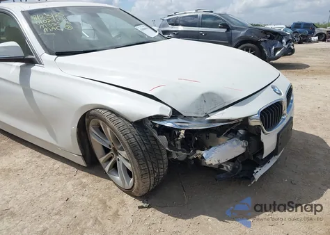 2018 BMW 330 xDrive z USA, uszkodzony, nr VIN WBA8D9C56JEM32256